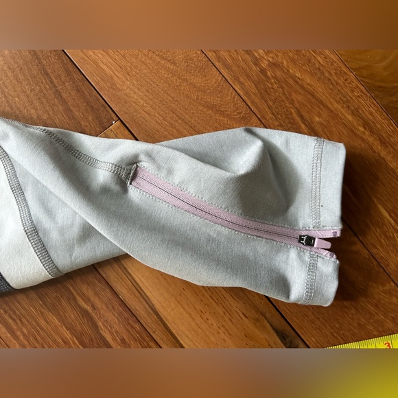 Old Navy Active Leggings - Picture 4 of 7